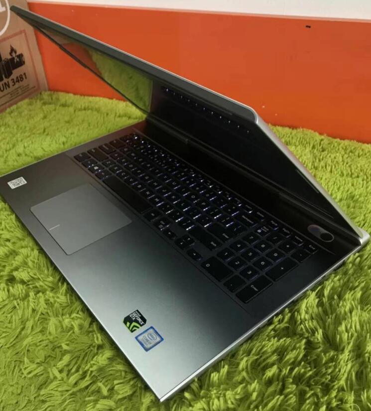 (USED) DELL Vostro 15 7000 7570 i5-7300U 4G NA 500G GTX 1050Ti 4G 15.6inch 1920x1080 Gaming Laptop 90% - C2 Computer